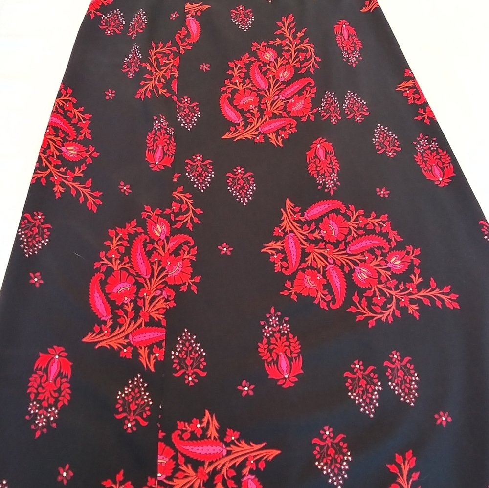 Black La Belle Flower Skirt